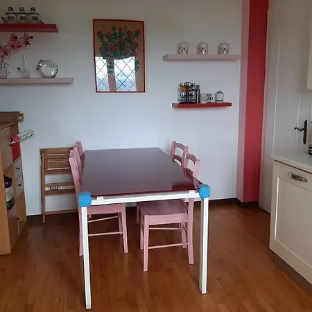 דירה La Finestra Sul - In Con Vista E Posto Auto Coperto