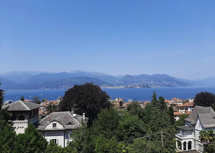 Lejlighed La Finestra Sul - In Con Vista E Posto Auto Coperto Stresa