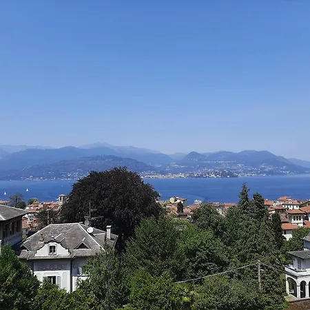 Apartman La Finestra Sul - In Con Vista E Posto Auto Coperto Stresa